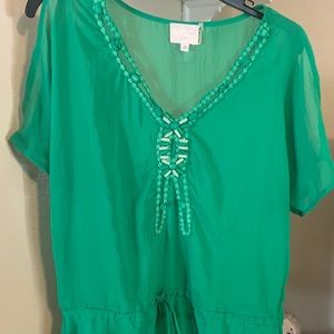 Beautiful cold shoulder short sleeved shirt